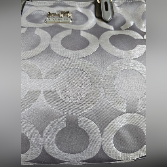 Coach Mia Op Art Gray Metallic Signature Tote With Dust Bag. New With Out Tags - Picture 7 of 15
